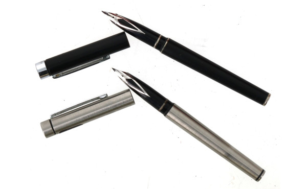 SHEAFFER - Deux stylos plume en écrin