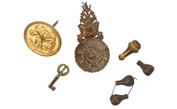 Petit lot de bronzes d'ameublement : mor