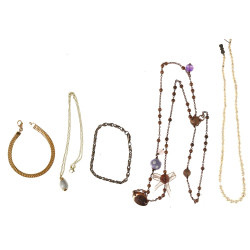 Petit lot de bijoux fantaisie dont brace