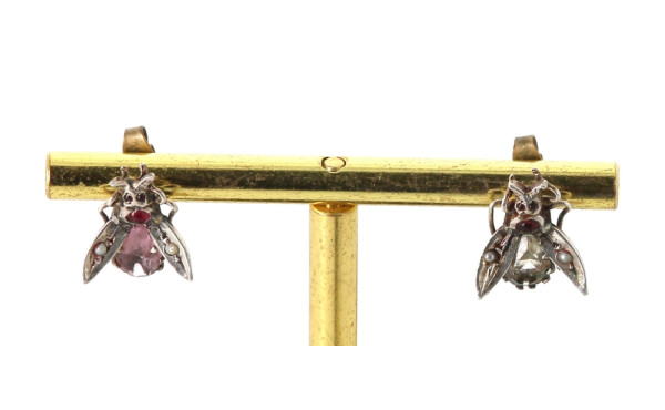 Paire de BO en argent en forme de mouche