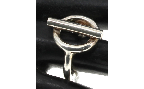 Bague moderne en argent, poids 13,70 grs