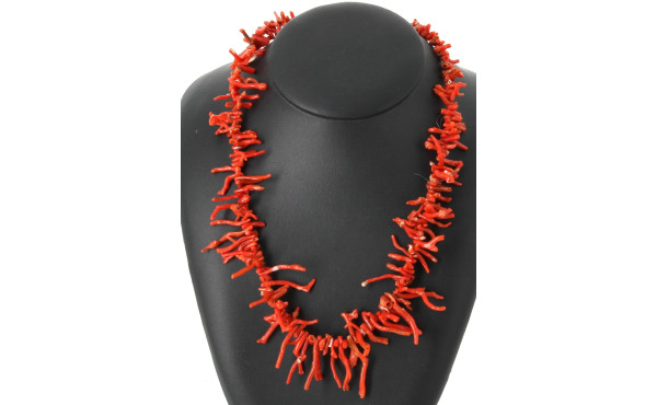 Collier en brins de corail