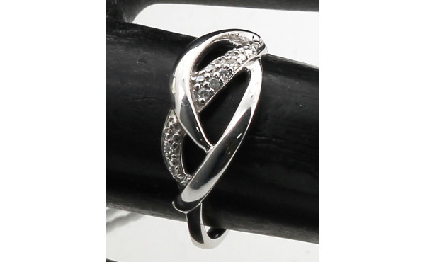 Bague en or gris 375ème (9 cts) et petit