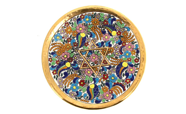 Coupe à décor d'émaux polychromes et dor
