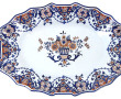 Soupière couverte sur son plat servant e
