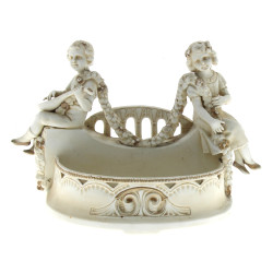 Petite jardinière en biscuit blanc à déc