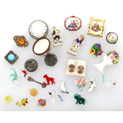 Paire de salerons de table en porcelaine