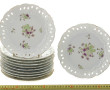 11 assiettes à gâteaux en porcelaine ajo