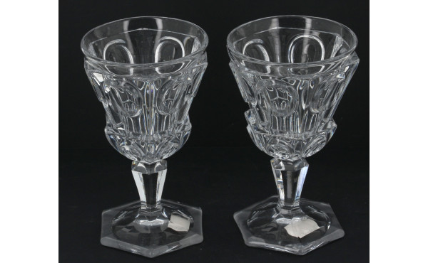 Paire de grands verres à pied en cristal
