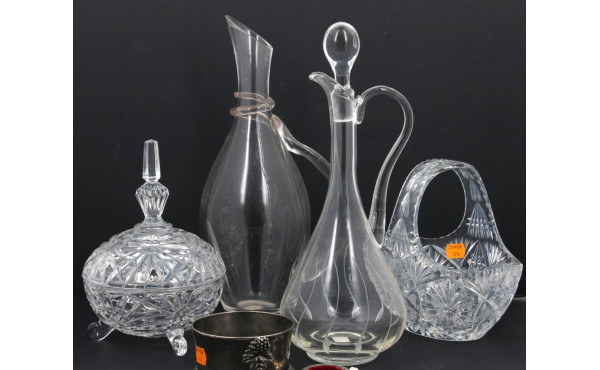 Lot de 2 carafes (une aiguière en verre 