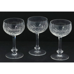 8 verres anciens en cristal taillé (6 pe