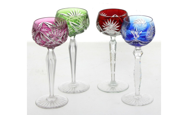 4 verres en cristal de couleurs de modèl