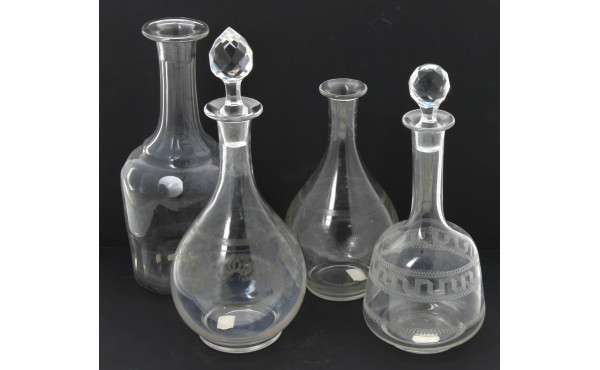 Lot de 4 carafes anciennes dont 2 avec b