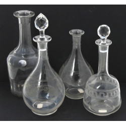 Lot de 4 carafes anciennes dont 2 avec b