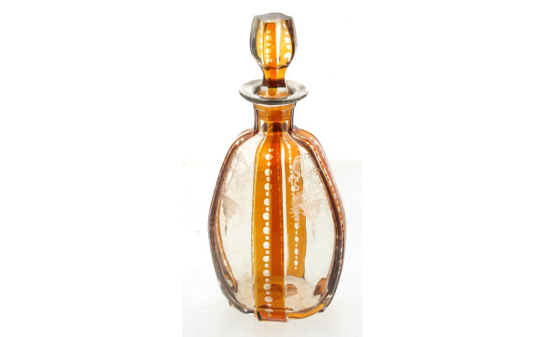 Carafe ancienne en cristal gravé transpa