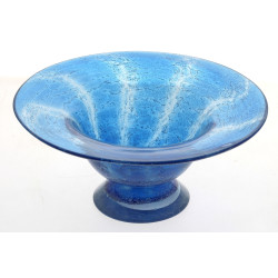 Belle coupe sur piédouche en verre bleu,
