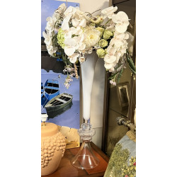 Haut vase en verre garni de fleurs artif