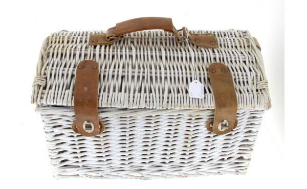 Panier à pic nic en osier blanc contenan
