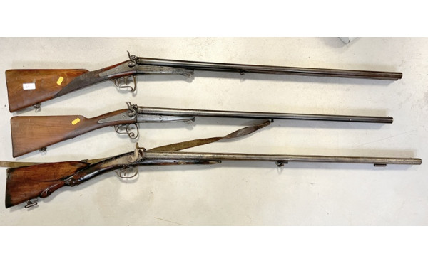 Lot de trois fusils de chasse XIXe à pe