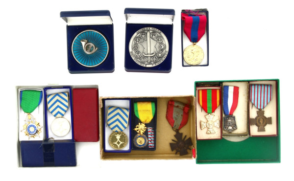 Lot de médailles militaires: Médaille d'