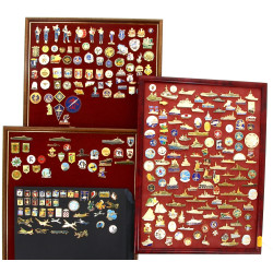 Collection d'insignes fantaisie de la Ma