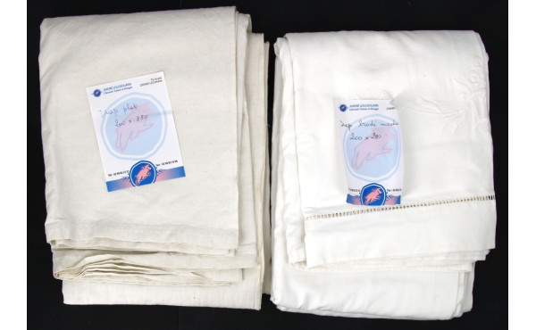 Lot de draps anciens dont brodés