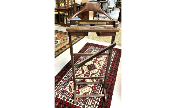 Valet de chambre (qqs piqures au métal)