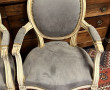 Paire de fauteuils de style Louis XVI (q
