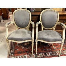 Paire de fauteuils de style Louis XVI (q