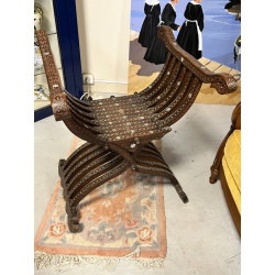 Fauteuil style syrien avec incrustations