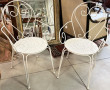 Deux chaises de jardin en métal laqué bl