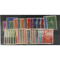 PAYS BAS -Ensemble de timbres de service