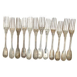 12 fourchettes en argent, modèle à filet