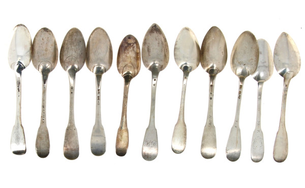 11 cuillères en argent, modèle uniplat, 