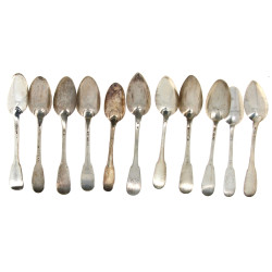 11 cuillères en argent, modèle uniplat, 
