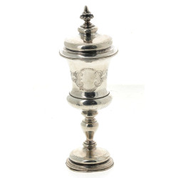 Coupe couverte style calice en argent 80