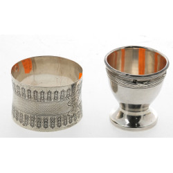 Coquetier et anneau de serviette déparei