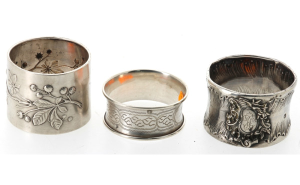 Trois anneaux de serviette en argent, po