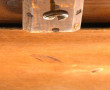 Petit miroir à parcloses en laiton repou