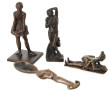 Trois petits sujets en bronze : un sujet