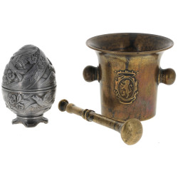 Mortier (H 12 cm) et son pilon en bronze
