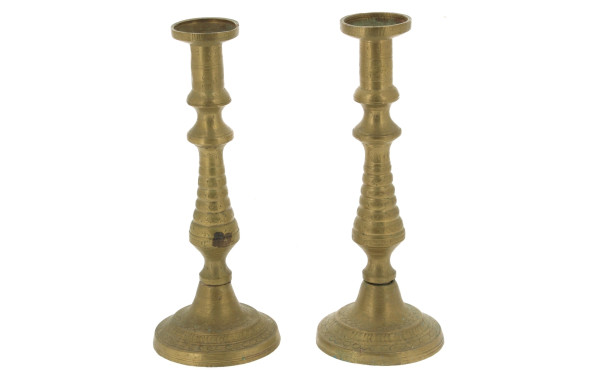 Paire de bougeoirs en laiton, H 25,5 cm