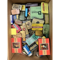 Collection de boîtes de médicaments anci