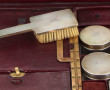 Valise de voyage en cuir bordeaux, vers 