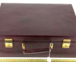 Valise de voyage en cuir bordeaux, vers 