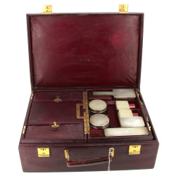 Valise de voyage en cuir bordeaux, vers 
