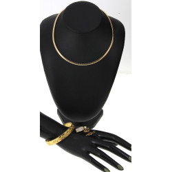 Lot de bijoux en plaqué or et métal doré