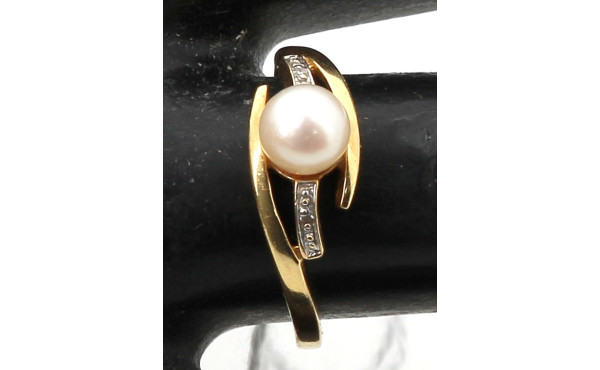 Bague en or jaune 18 carats et perle, tr