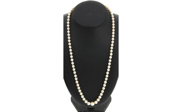 Collier de 79 perles de culture en chute