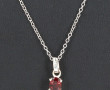 Pendentif en grenat et argent sur chaîne